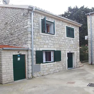 Apartment Leo